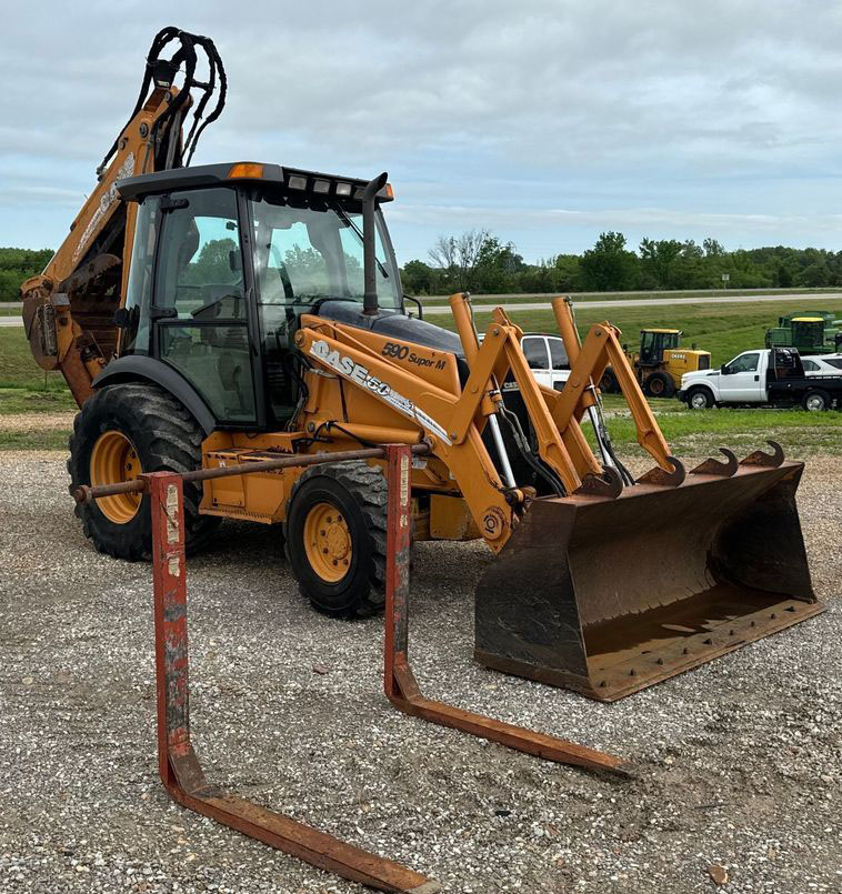 Case 590 Super M Series 2