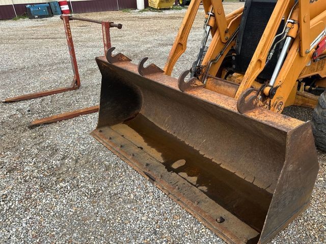 Case 590 Super M Series 2