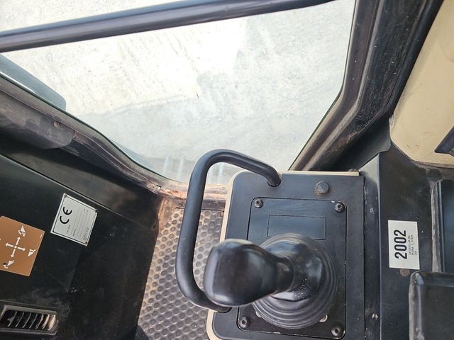 2002 Caterpillar 963C LGP