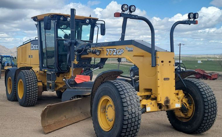 2013 John Deere 772GP