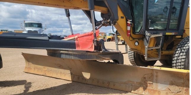 2013 John Deere 772GP