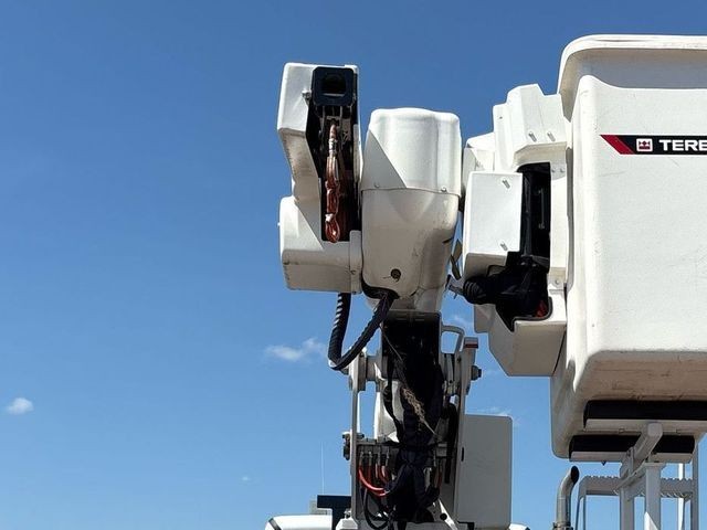 2023 Freightliner Business Class M2