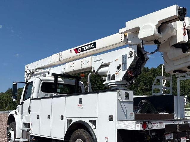 2023 Freightliner Business Class M2